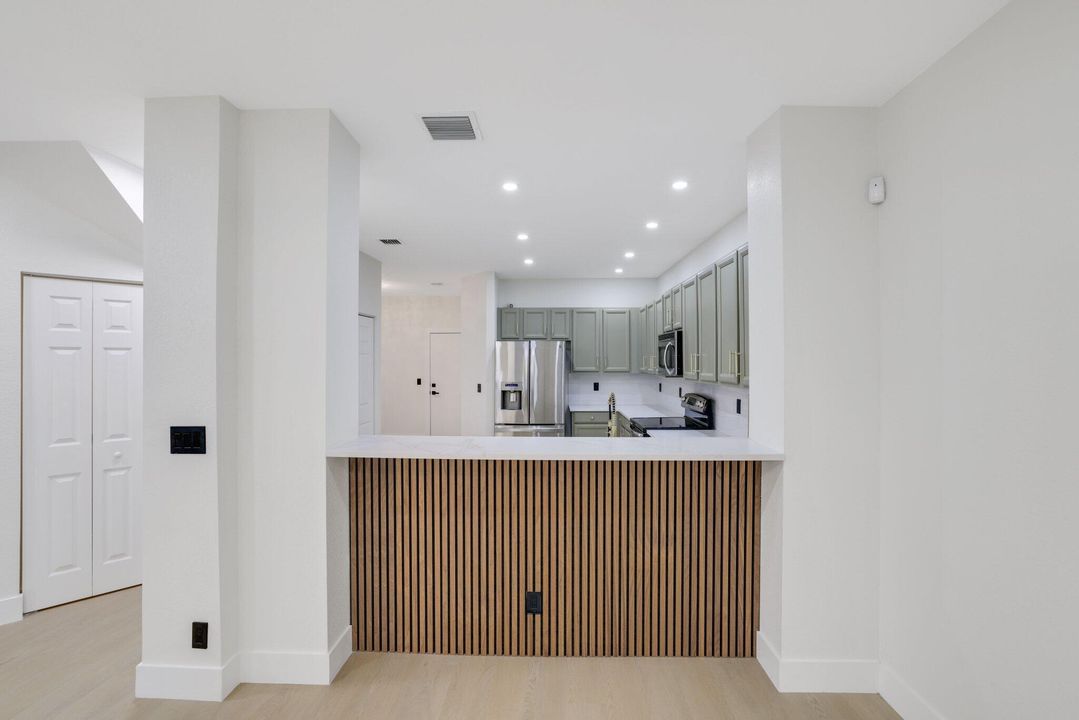 For Sale: $799,000 (4 beds, 3 baths, 2735 Square Feet)