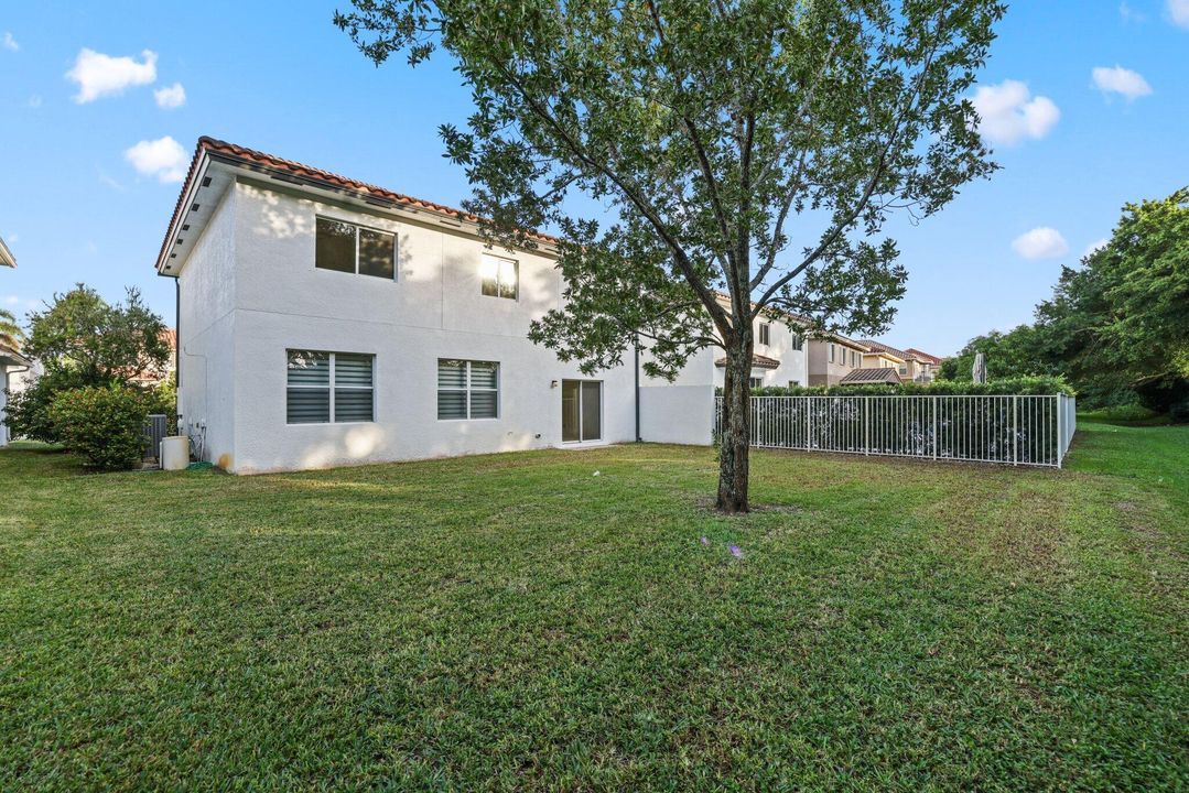 For Sale: $799,000 (4 beds, 3 baths, 2735 Square Feet)