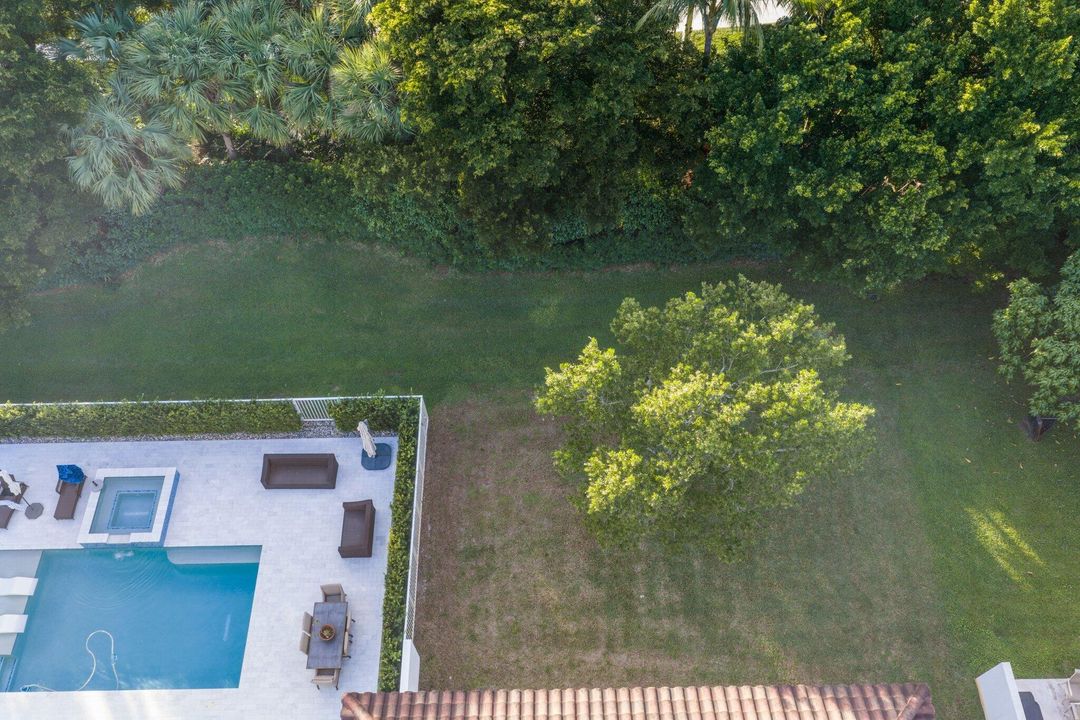 For Sale: $799,000 (4 beds, 3 baths, 2735 Square Feet)