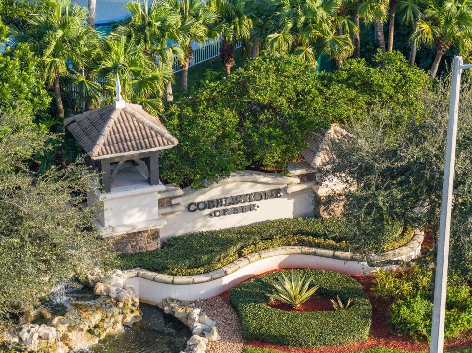 For Sale: $799,000 (4 beds, 3 baths, 2735 Square Feet)