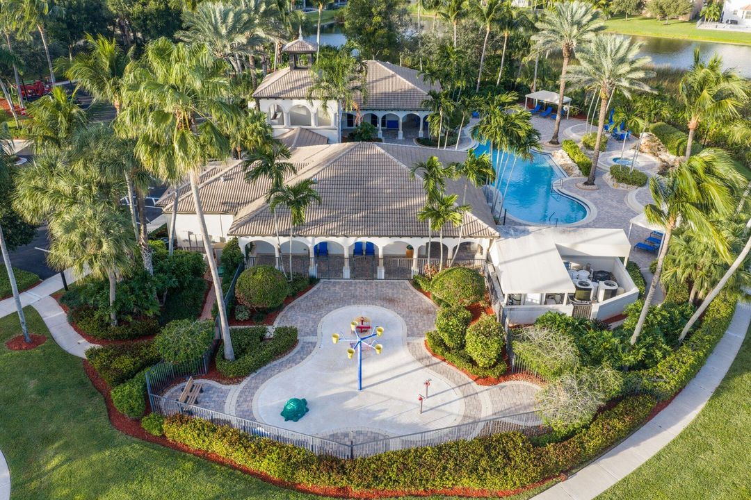 For Sale: $799,000 (4 beds, 3 baths, 2735 Square Feet)