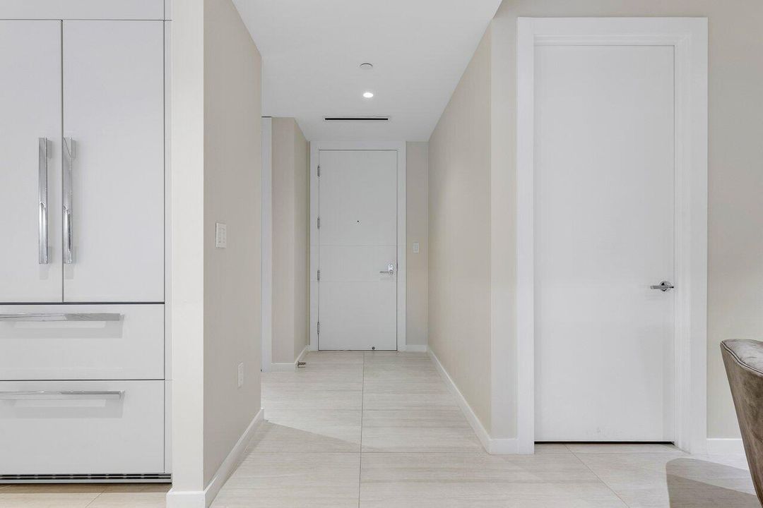 For Sale: $3,495,000 (3 beds, 3 baths, 2714 Square Feet)