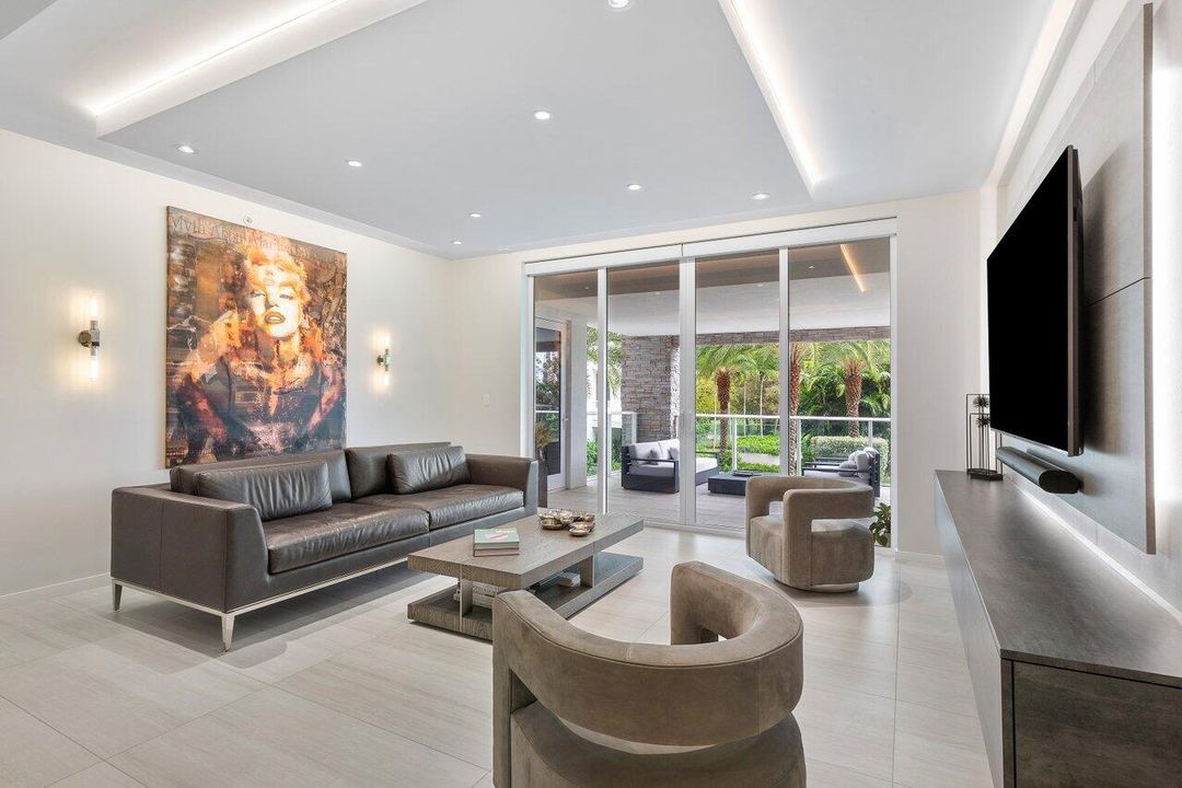 For Sale: $3,495,000 (3 beds, 3 baths, 2714 Square Feet)