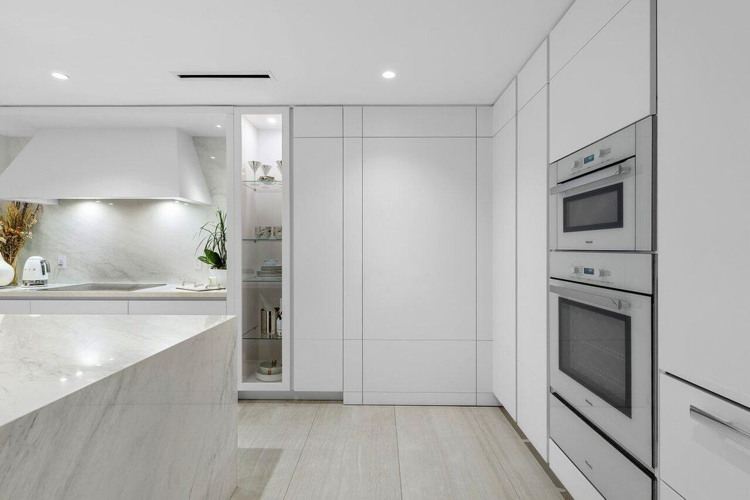 For Sale: $3,495,000 (3 beds, 3 baths, 2714 Square Feet)