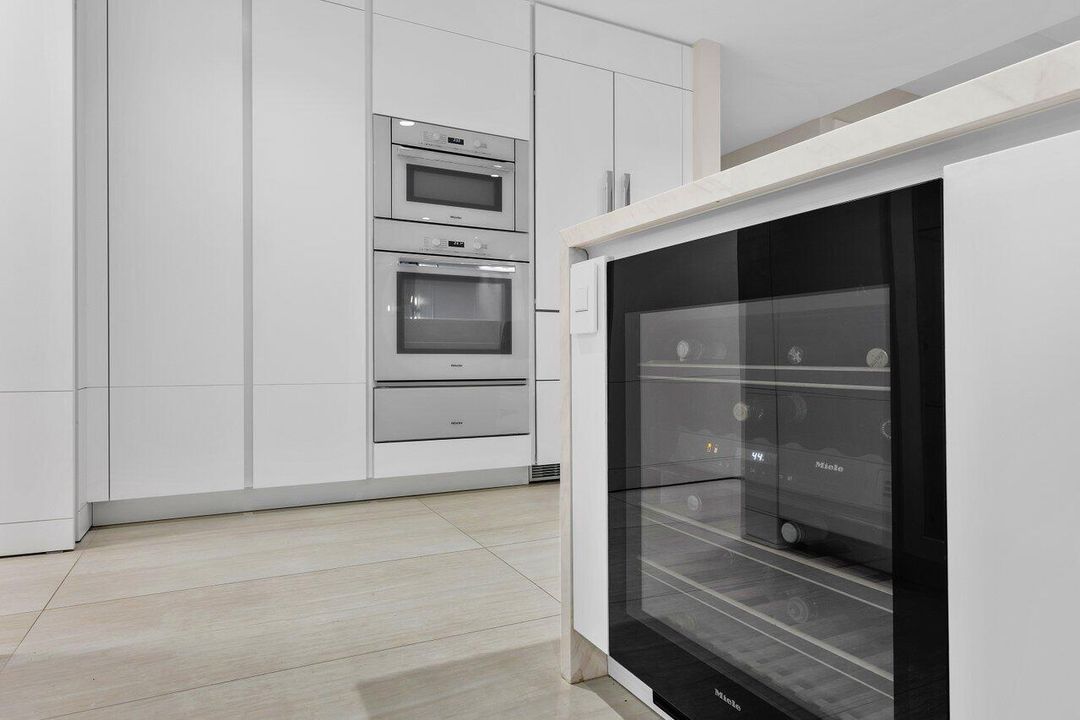 For Sale: $3,495,000 (3 beds, 3 baths, 2714 Square Feet)