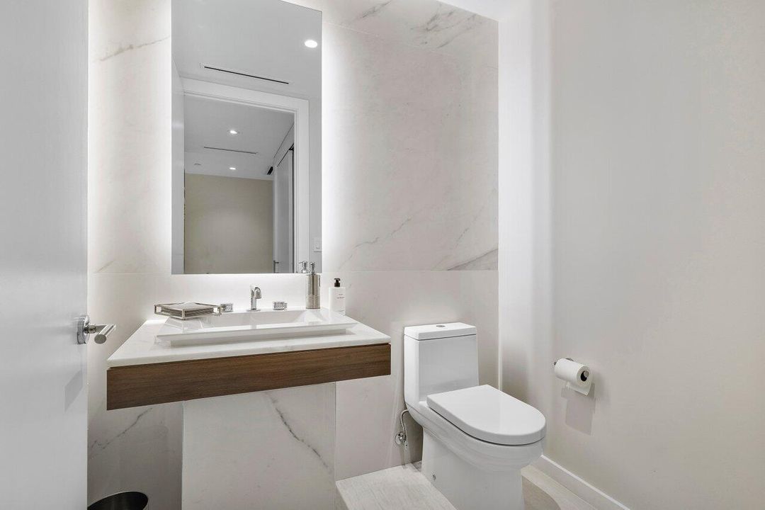 For Sale: $3,495,000 (3 beds, 3 baths, 2714 Square Feet)