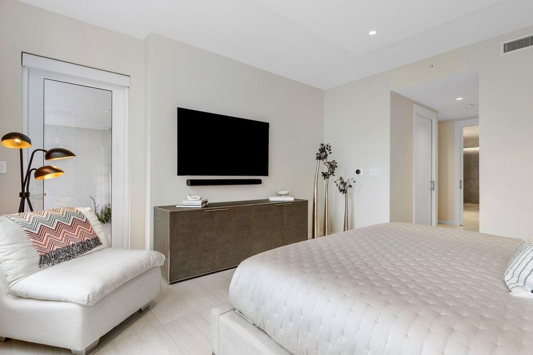 For Sale: $3,495,000 (3 beds, 3 baths, 2714 Square Feet)