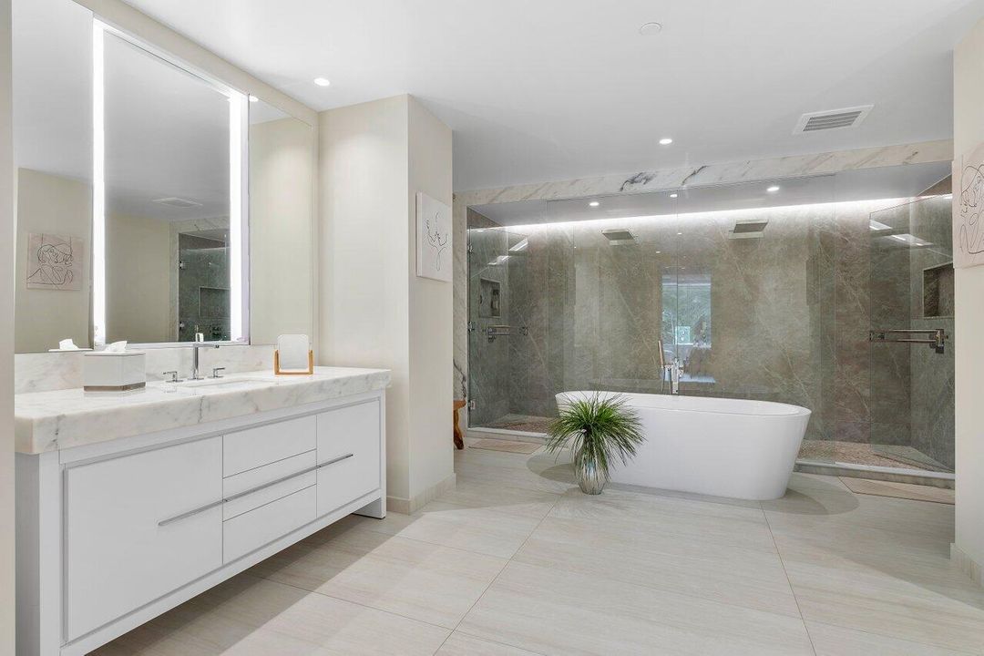 For Sale: $3,495,000 (3 beds, 3 baths, 2714 Square Feet)