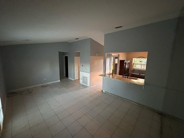 Под контрактом: $350,000 (3 спален, 2 ванн, 1044 Квадратных фут)