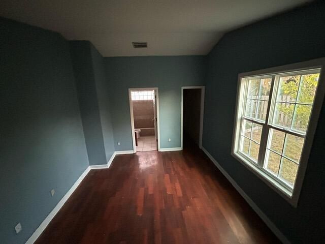 Под контрактом: $350,000 (3 спален, 2 ванн, 1044 Квадратных фут)