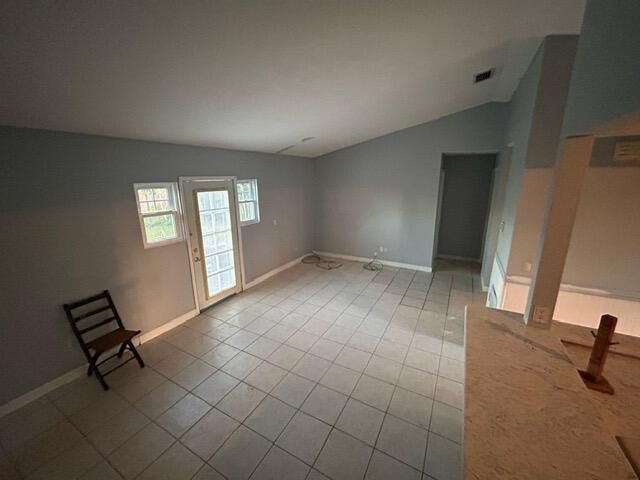 Под контрактом: $350,000 (3 спален, 2 ванн, 1044 Квадратных фут)