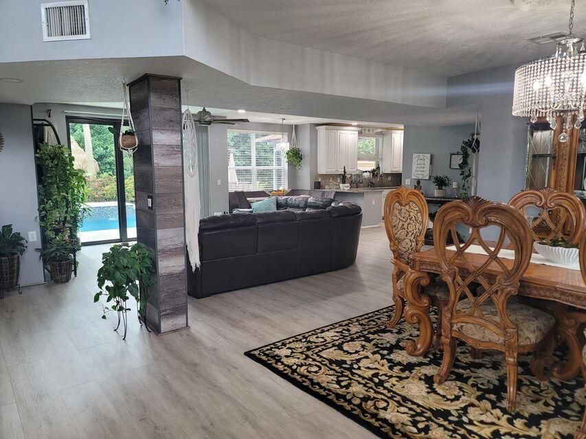 待售: $1,100,000 (5 贝兹, 4 浴室, 3010 平方英尺)