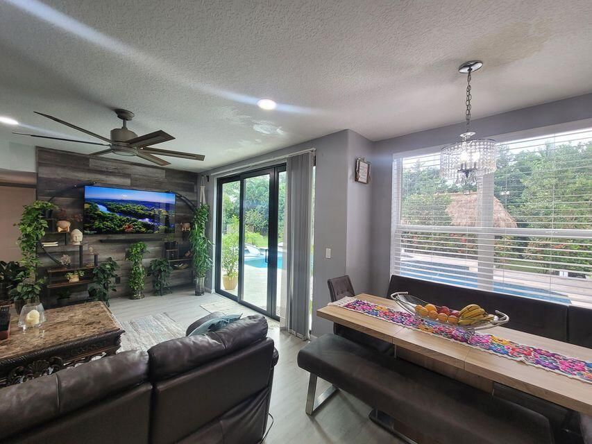 待售: $1,100,000 (5 贝兹, 4 浴室, 3010 平方英尺)