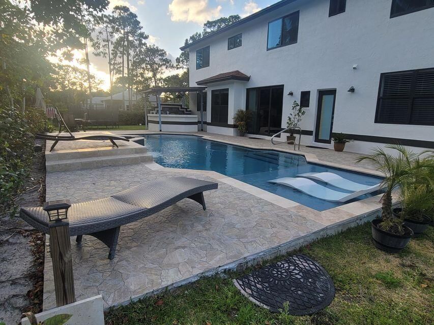 待售: $1,100,000 (5 贝兹, 4 浴室, 3010 平方英尺)