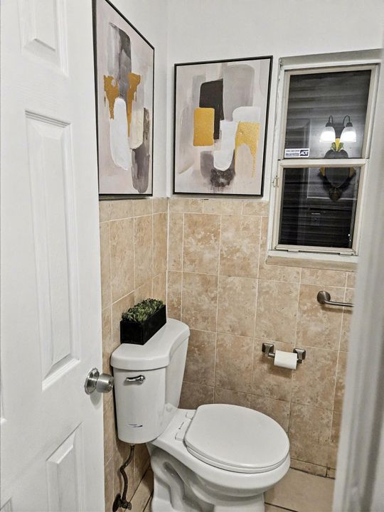 待售: $270,000 (2 贝兹, 1 浴室, 800 平方英尺)