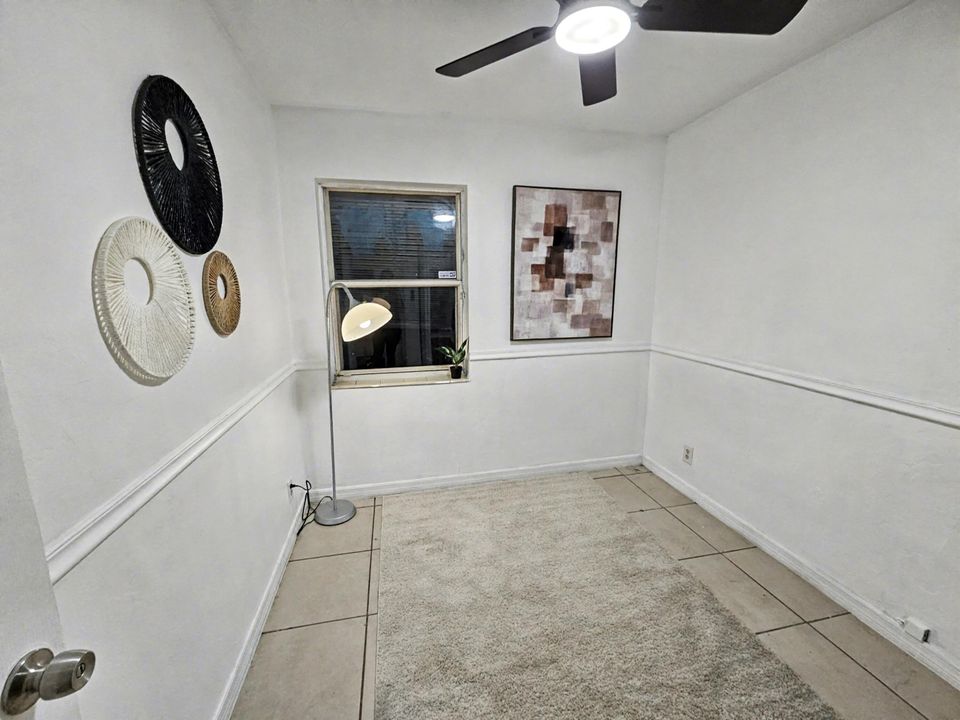 待售: $270,000 (2 贝兹, 1 浴室, 800 平方英尺)