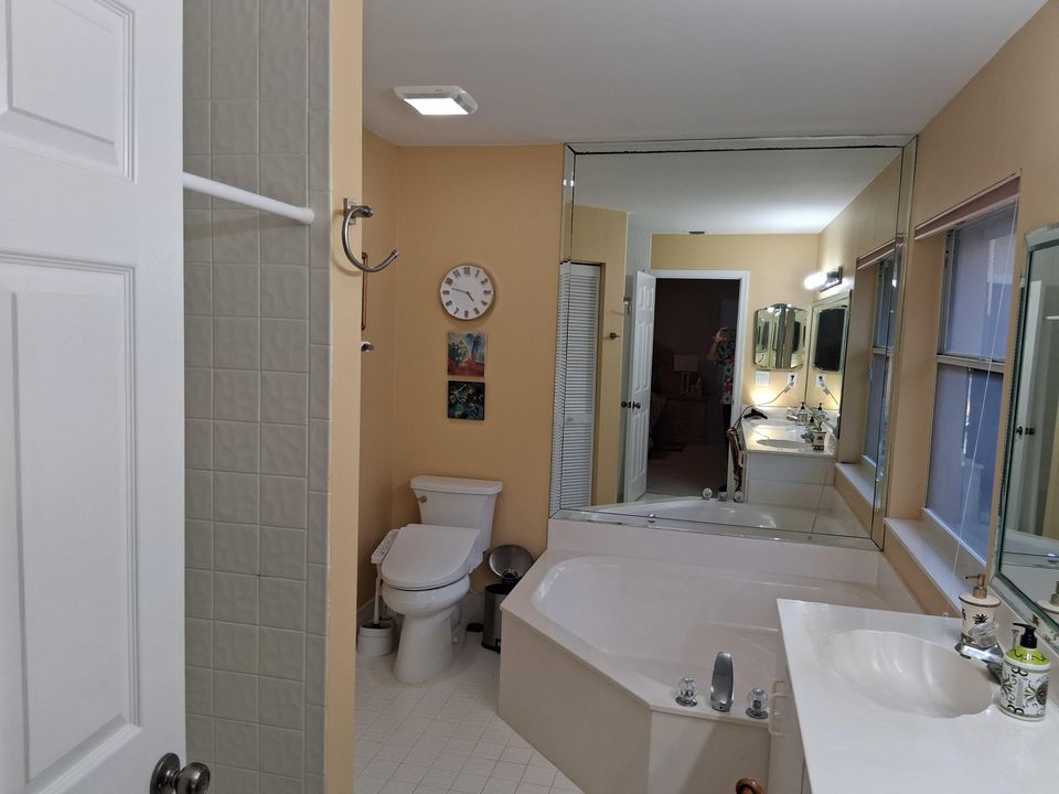 For Sale: $324,900 (3 beds, 2 baths, 1722 Square Feet)