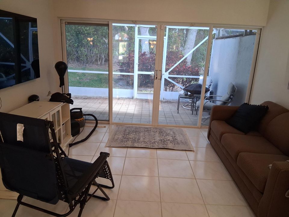 For Sale: $324,900 (3 beds, 2 baths, 1722 Square Feet)