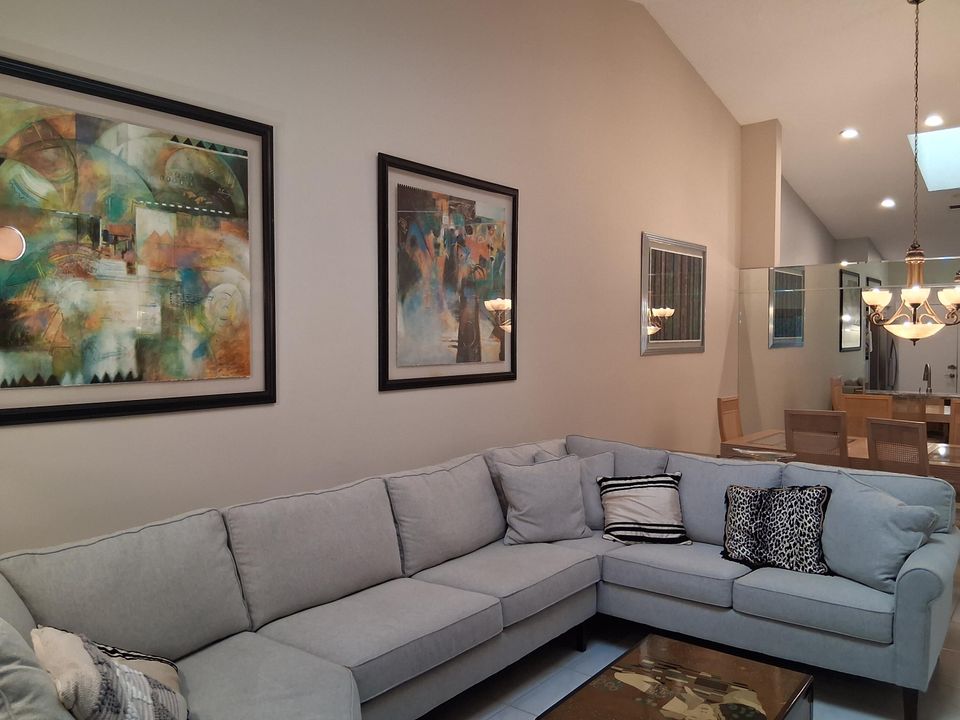 For Sale: $324,900 (3 beds, 2 baths, 1722 Square Feet)