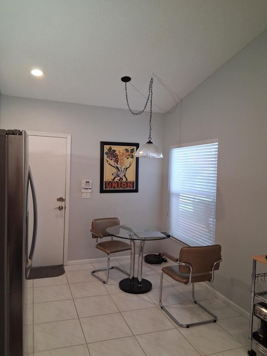 For Sale: $324,900 (3 beds, 2 baths, 1722 Square Feet)