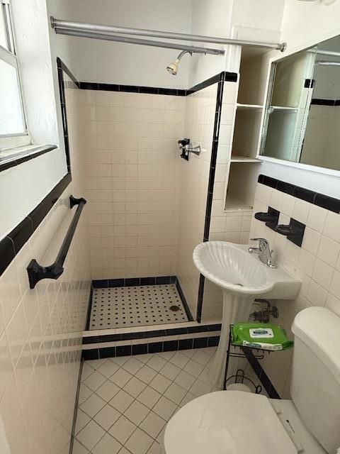 Active With Contract: $1,249,000 (3 beds, 2 baths, 1335 Square Feet)