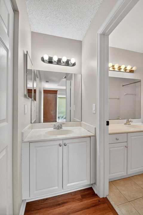 En Venta: $405,000 (3 camas, 2 baños, 1253 Pies cuadrados)