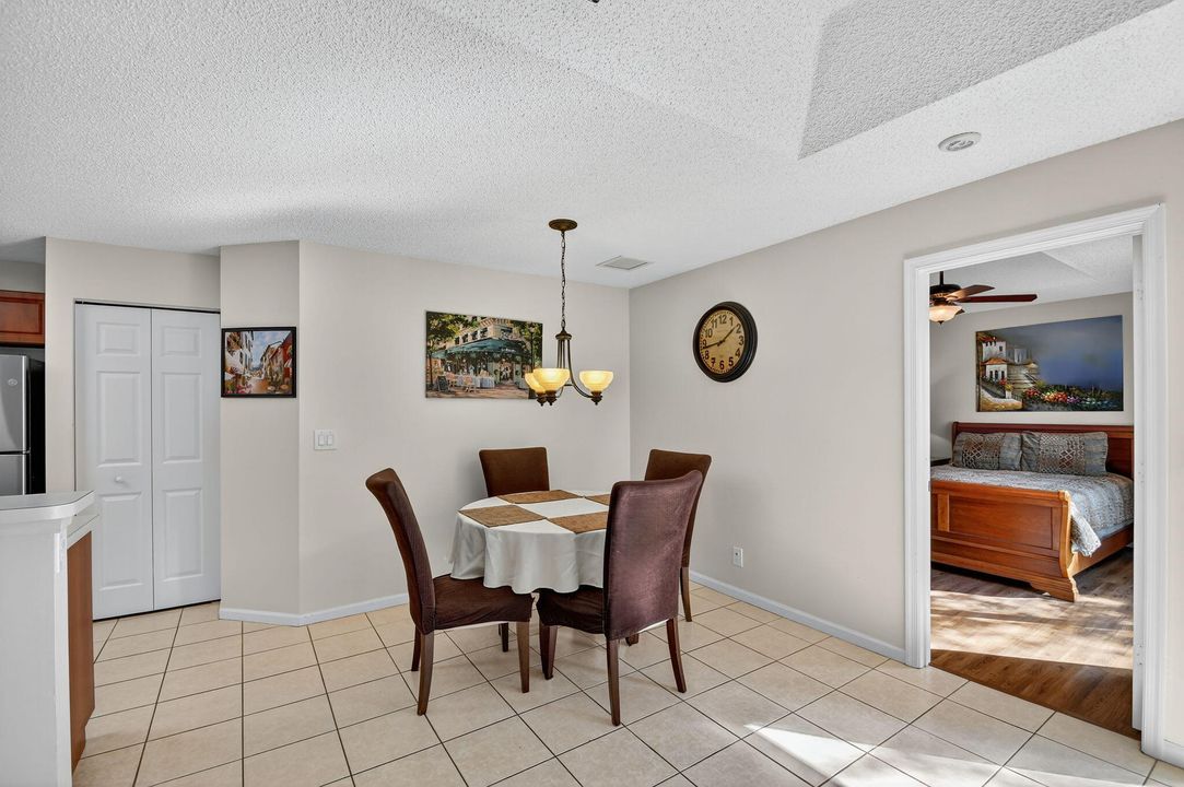 En Venta: $405,000 (3 camas, 2 baños, 1253 Pies cuadrados)