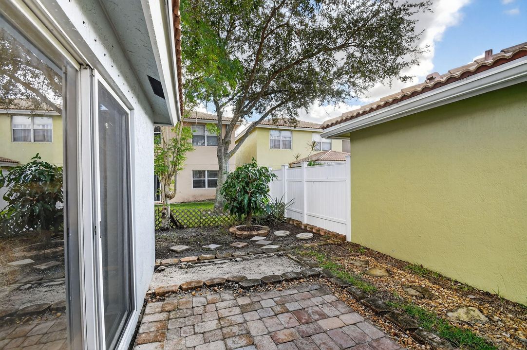 En Venta: $405,000 (3 camas, 2 baños, 1253 Pies cuadrados)