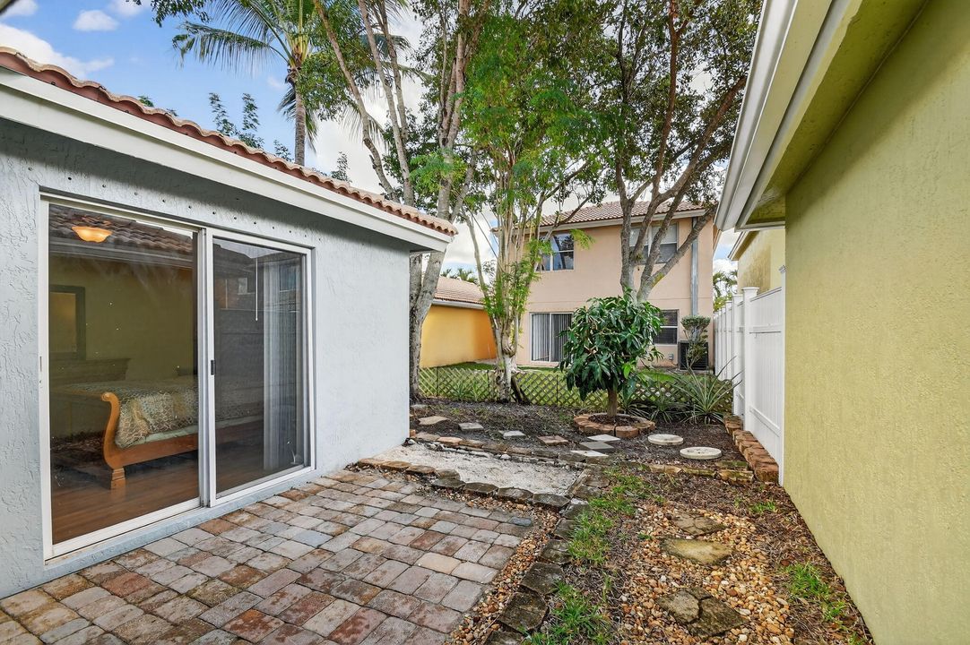 En Venta: $405,000 (3 camas, 2 baños, 1253 Pies cuadrados)