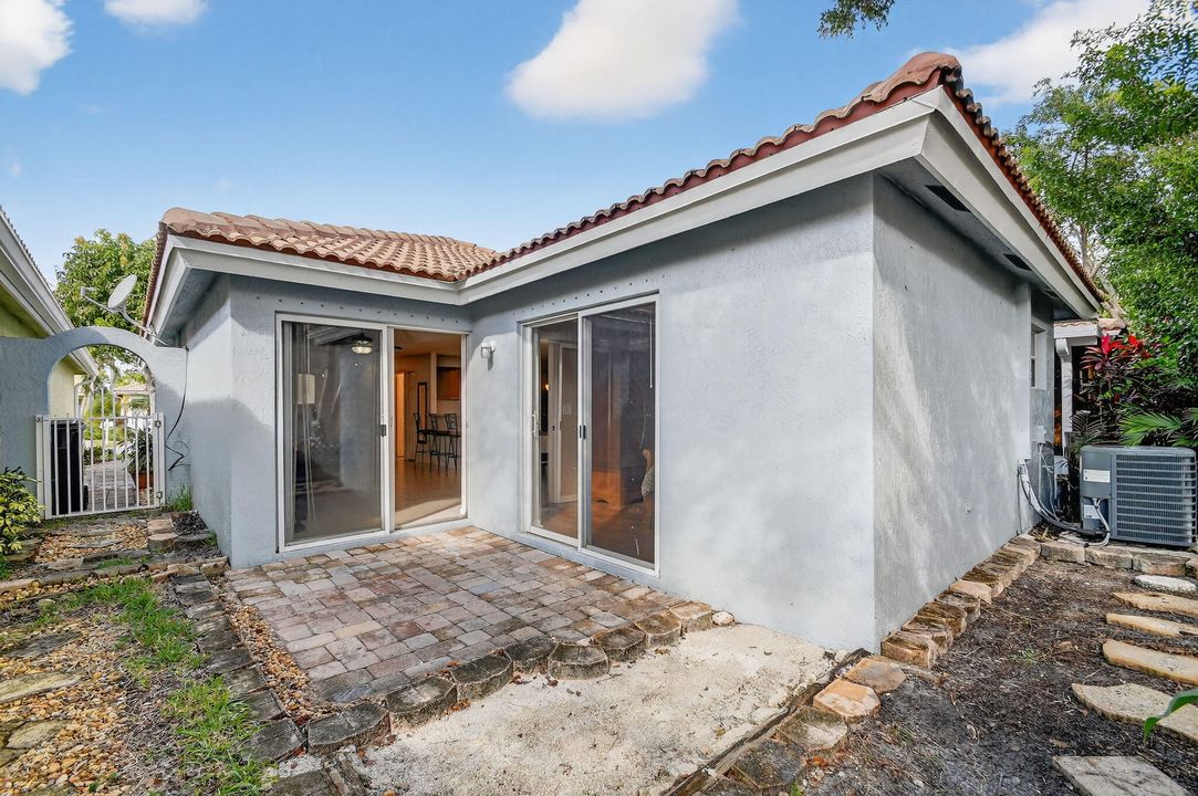 En Venta: $405,000 (3 camas, 2 baños, 1253 Pies cuadrados)