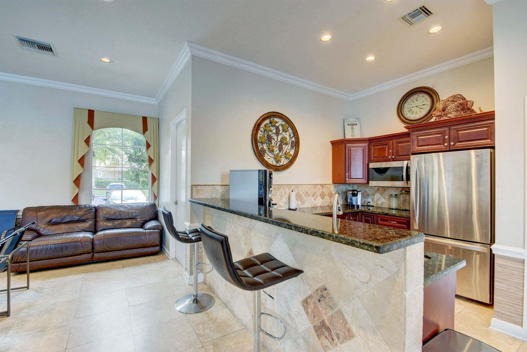 En Venta: $405,000 (3 camas, 2 baños, 1253 Pies cuadrados)