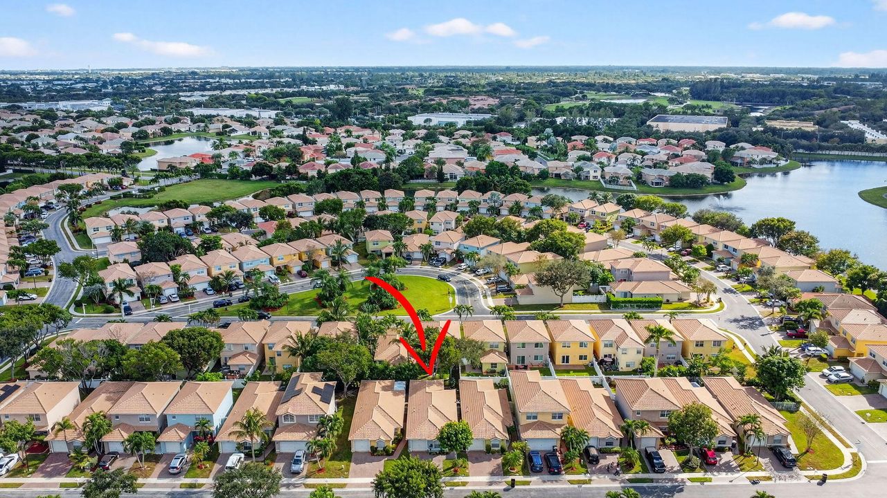 En Venta: $405,000 (3 camas, 2 baños, 1253 Pies cuadrados)