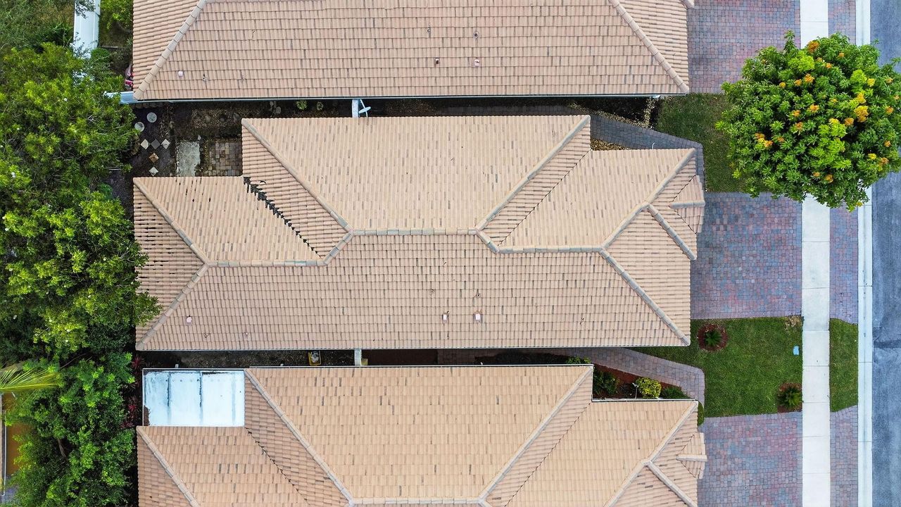 En Venta: $405,000 (3 camas, 2 baños, 1253 Pies cuadrados)