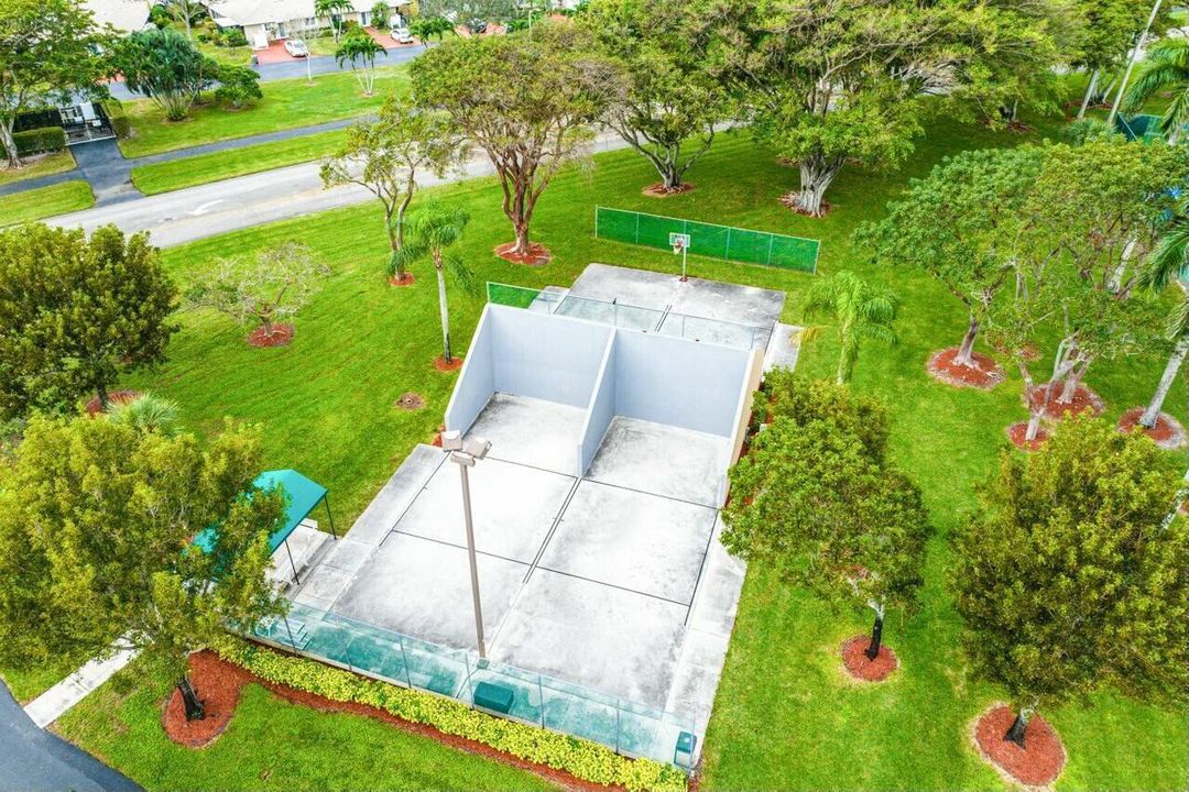 For Sale: $374,900 (2 beds, 2 baths, 1654 Square Feet)