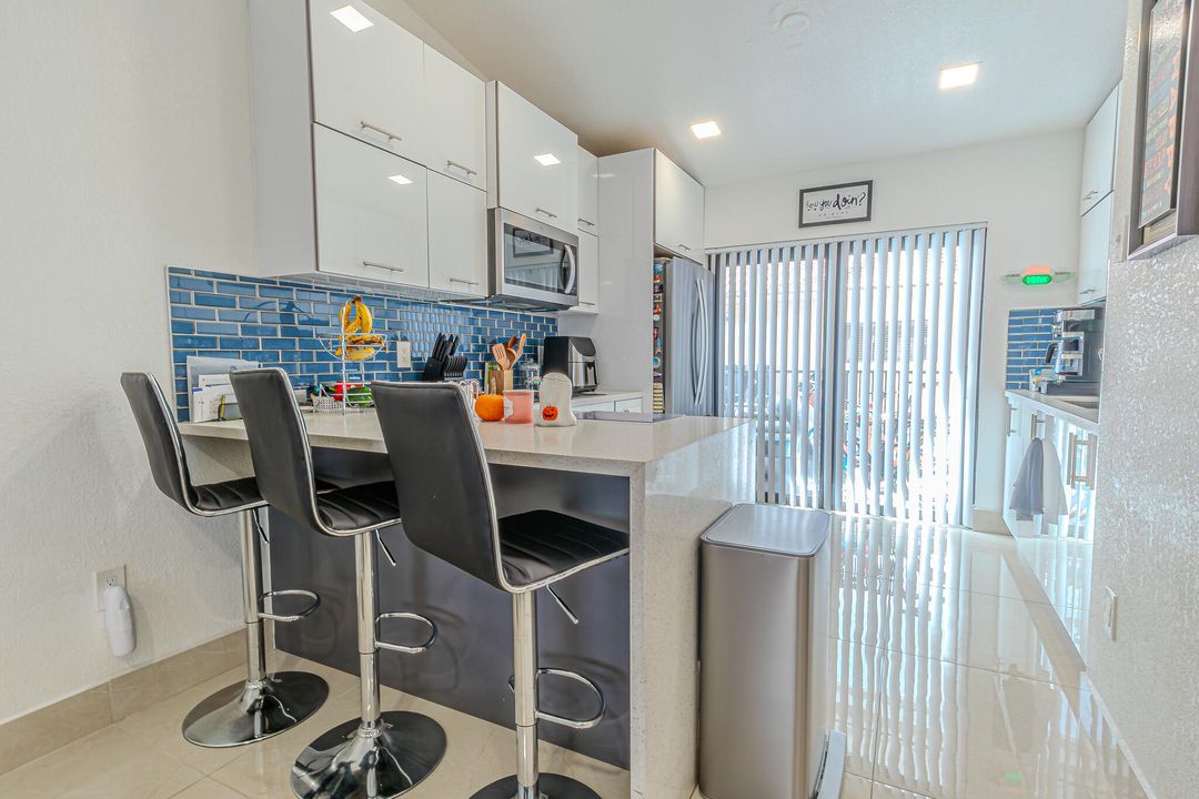 В аренду: $2,500 (2 спален, 2 ванн, 925 Квадратных фут)