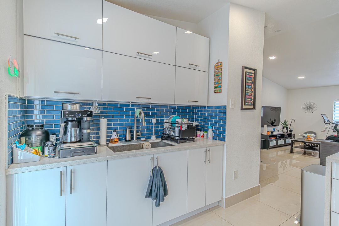 В аренду: $2,500 (2 спален, 2 ванн, 925 Квадратных фут)