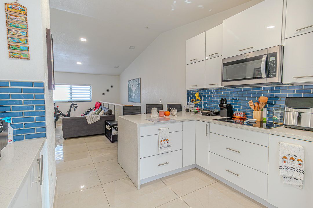 В аренду: $2,500 (2 спален, 2 ванн, 925 Квадратных фут)