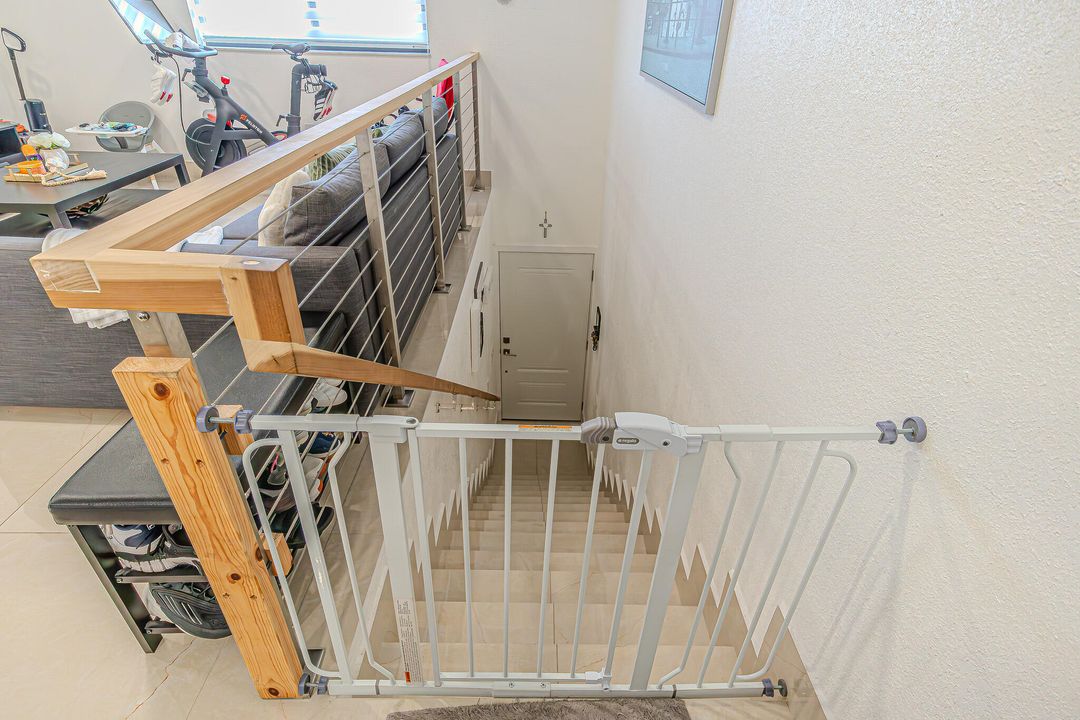 В аренду: $2,500 (2 спален, 2 ванн, 925 Квадратных фут)