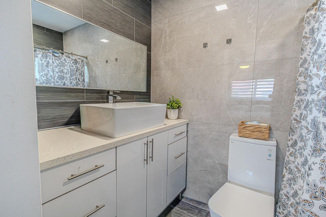 В аренду: $2,500 (2 спален, 2 ванн, 925 Квадратных фут)