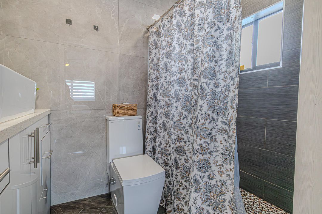 В аренду: $2,500 (2 спален, 2 ванн, 925 Квадратных фут)