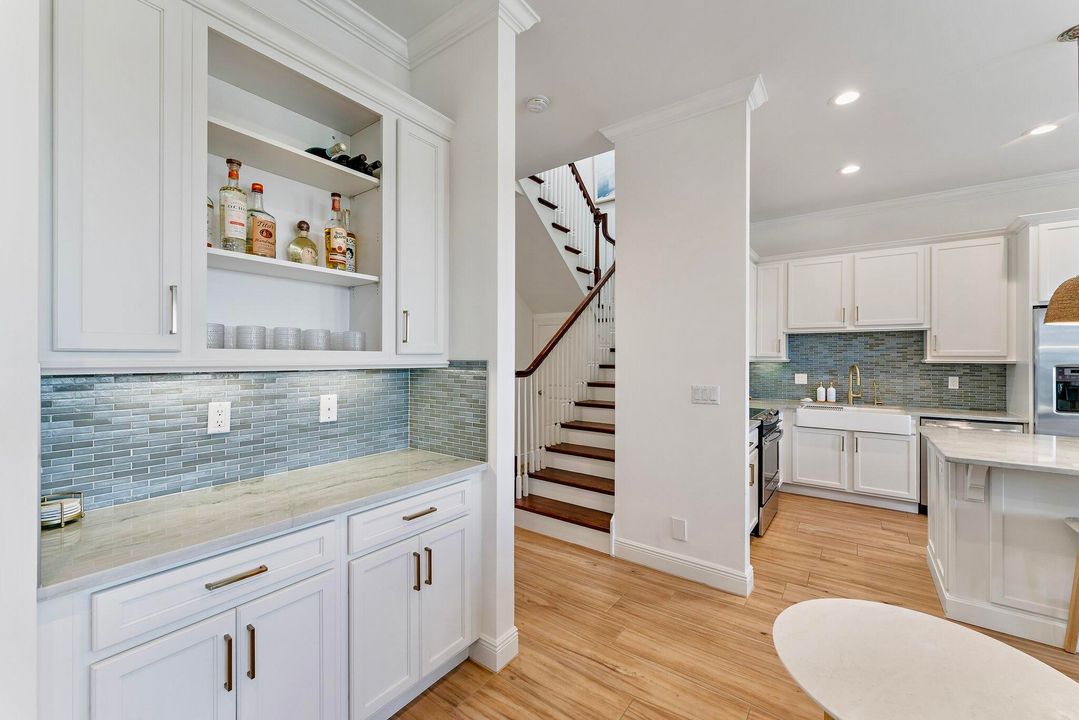 En Venta: $1,190,000 (3 camas, 2 baños, 1995 Pies cuadrados)