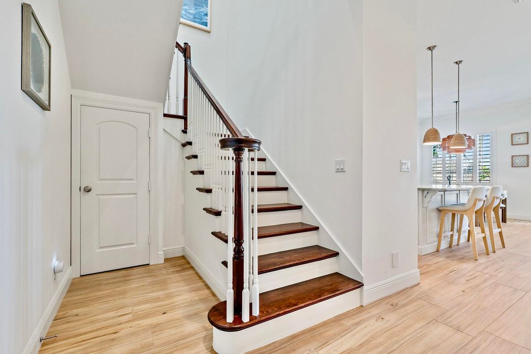 En Venta: $1,190,000 (3 camas, 2 baños, 1995 Pies cuadrados)