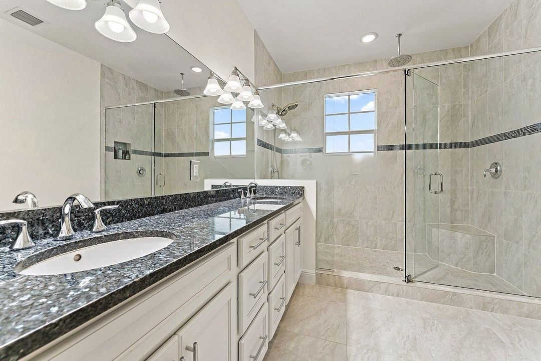 En Venta: $1,190,000 (3 camas, 2 baños, 1995 Pies cuadrados)