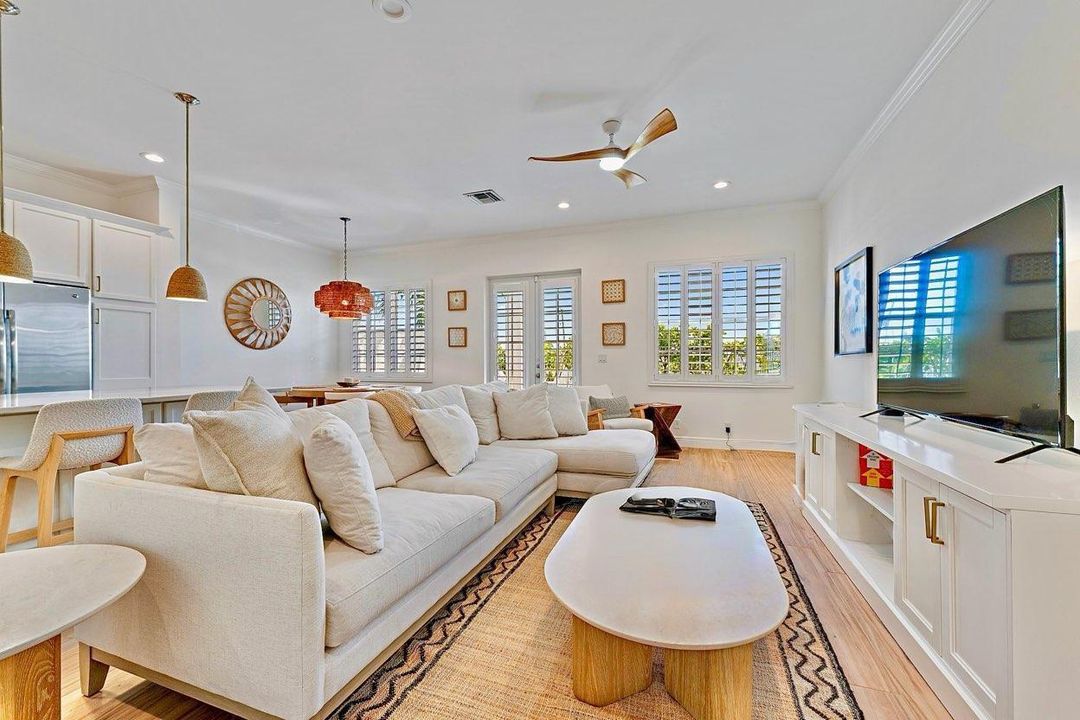 En Venta: $1,190,000 (3 camas, 2 baños, 1995 Pies cuadrados)