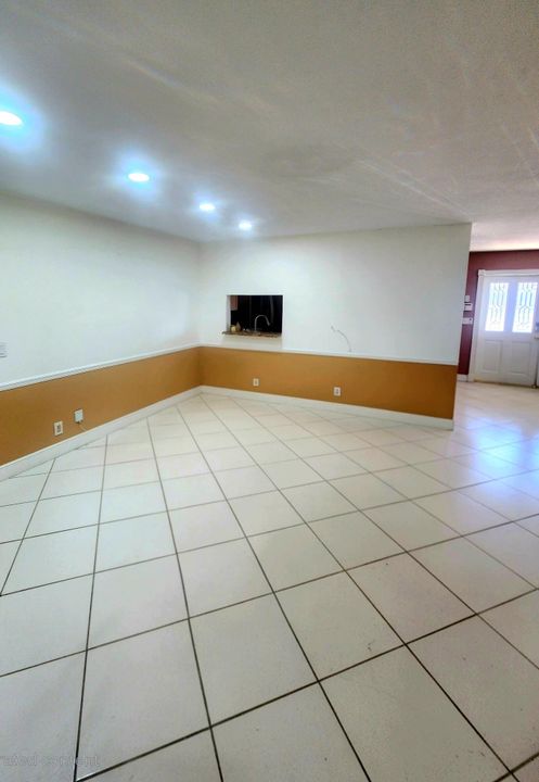 For Rent: $3,850 (4 beds, 2 baths, 2301 Square Feet)