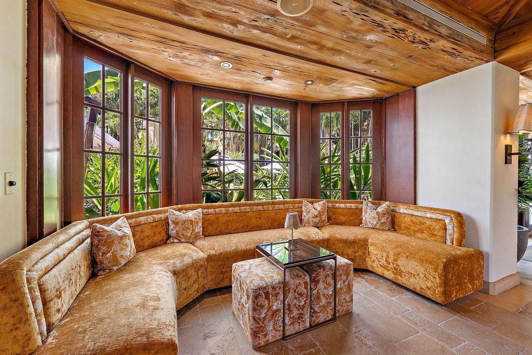 На продажу: $1,495,000 (1 спален, 1 ванн, 376 Квадратных фут)