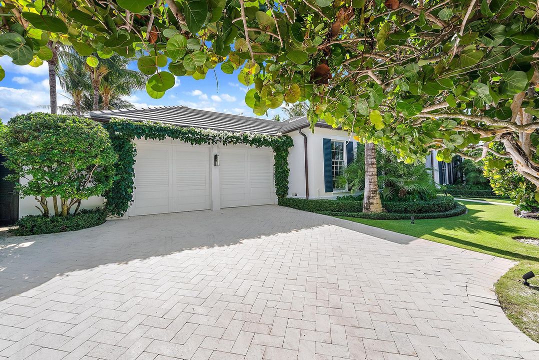 For Sale: $12,950,000 (5 beds, 6 baths, 4380 Square Feet)