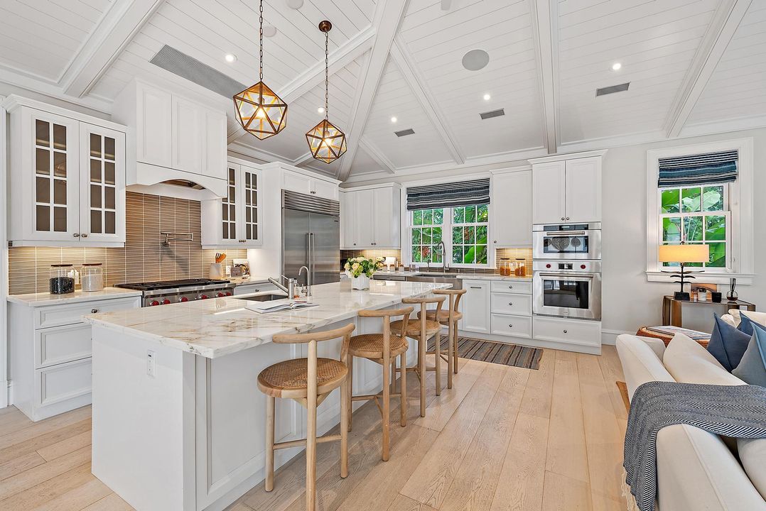 For Sale: $12,950,000 (5 beds, 6 baths, 4380 Square Feet)