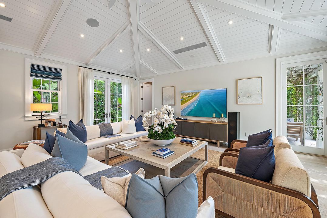 For Sale: $12,950,000 (5 beds, 6 baths, 4380 Square Feet)