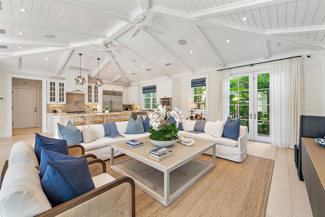 For Sale: $12,950,000 (5 beds, 6 baths, 4380 Square Feet)